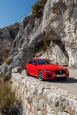 Jaguar XE P300 R-Dynamic 2019 года (WW)